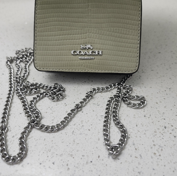 NWT COACH WALLET ON CHAIN - Picture 3 of 5
